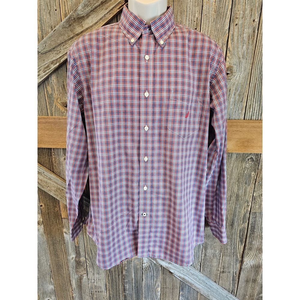 Nautica Size large L Red white blue checkered patriotic wrinkle resistant ^